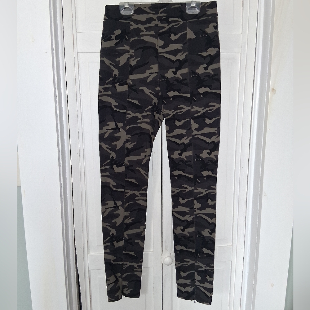 Elaine Kim Camo Print Leggings